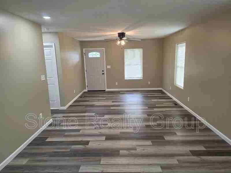 2256 5th Ave - Photo 4 of 20