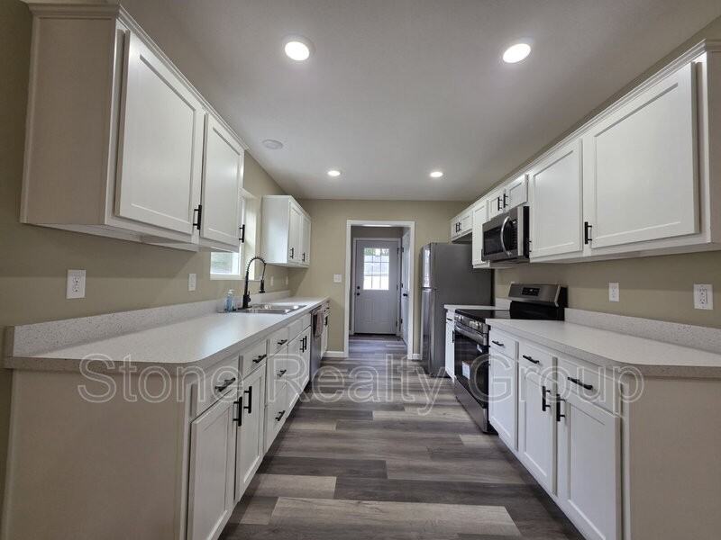 2256 5th Ave - Photo 6 of 20