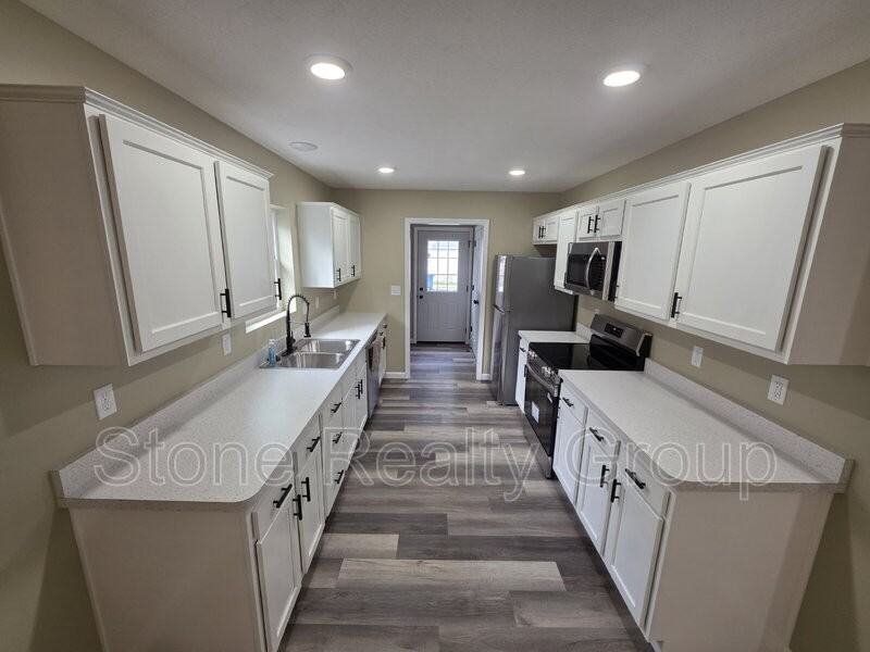 2256 5th Ave - Photo 7 of 20