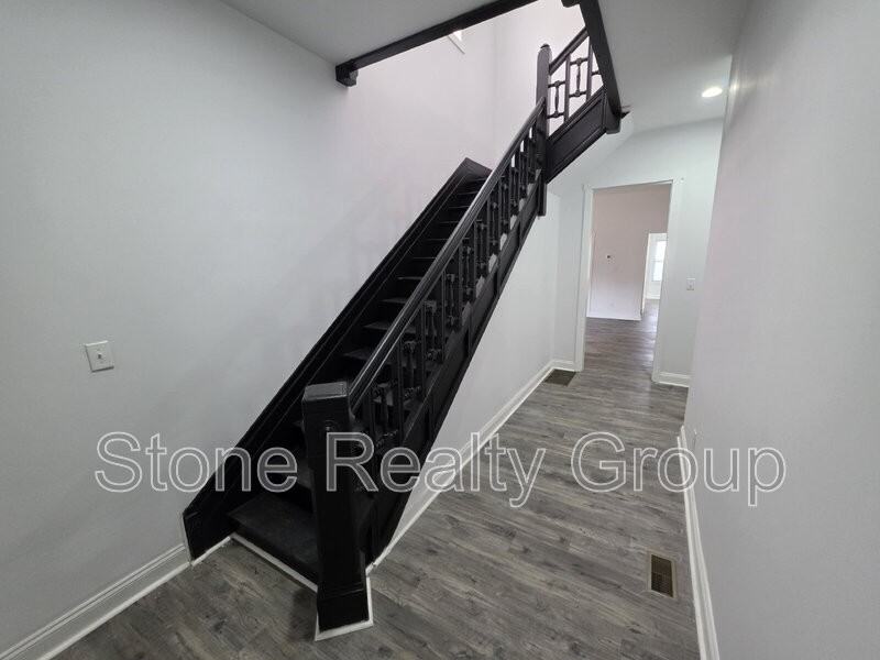 1203 S 7th St - Photo 3 of 25