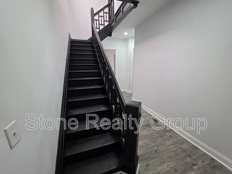 1203 S 7th St - Photo 4 of 25