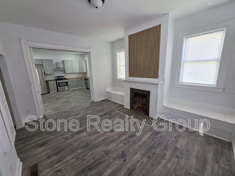1203 S 7th St - Photo 5 of 25