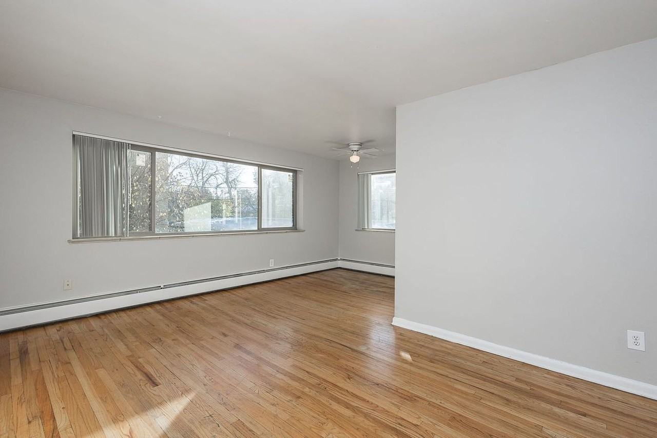 NEWLY REMODELED APARTMENTS IN DENVER - Photo 6 of 6