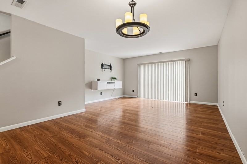 330 College Park Dr - Photo 4 of 19