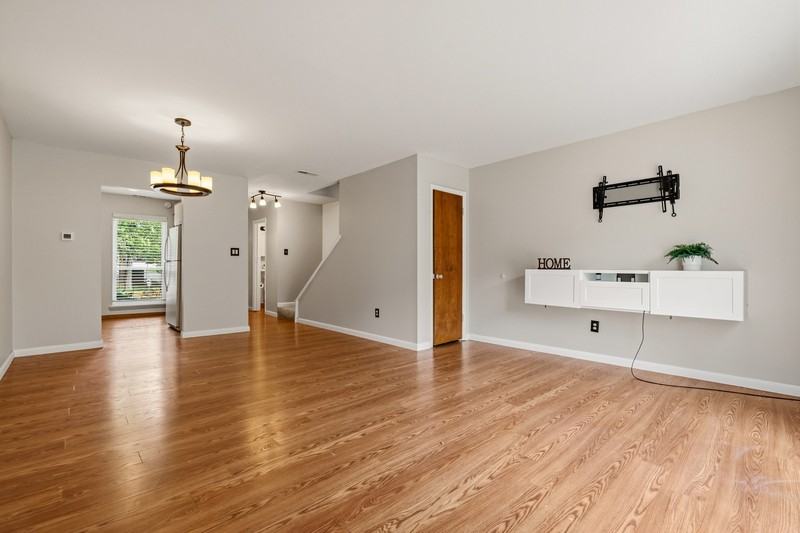 330 College Park Dr - Photo 5 of 19