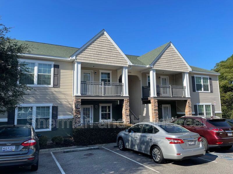 3701 London Ct