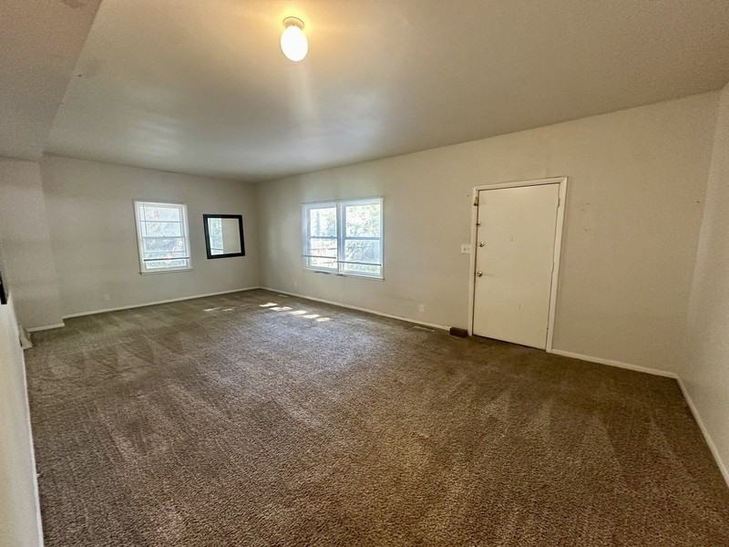 1555 Park Ave Se - Photo 7 of 26