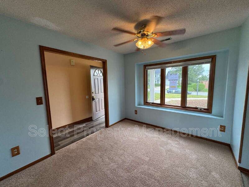 1309 Misty River Dr - Photo 4 of 20