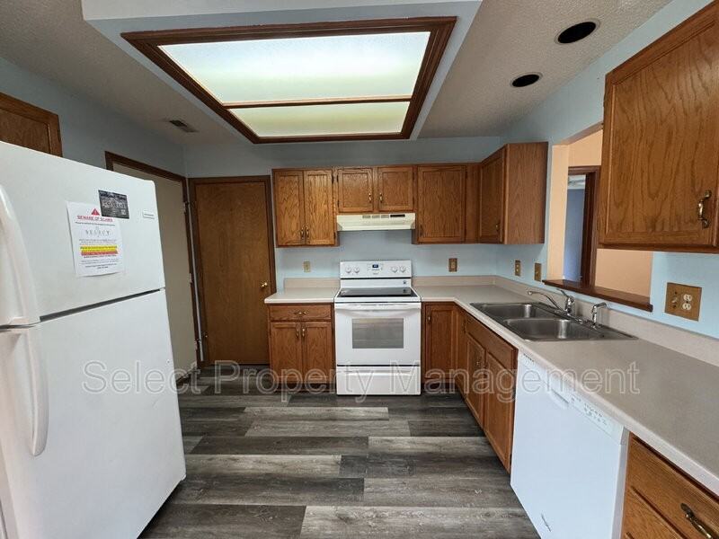1309 Misty River Dr - Photo 6 of 20