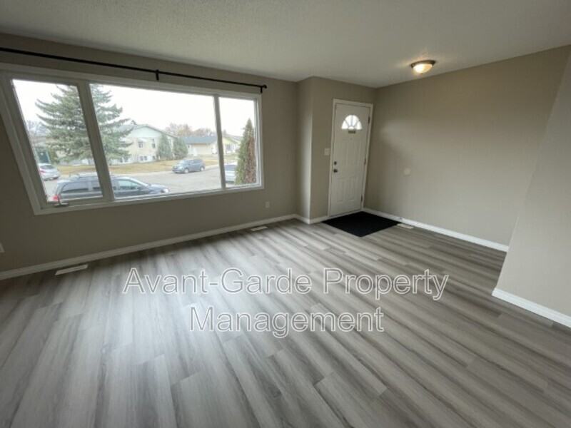 3003 131 Ave Nw - Photo 2 of 20