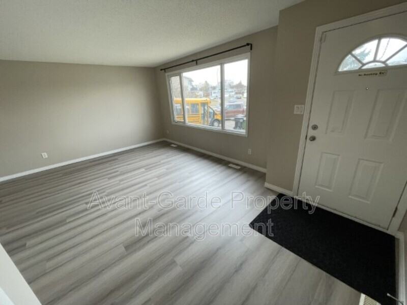3003 131 Ave Nw - Photo 4 of 20