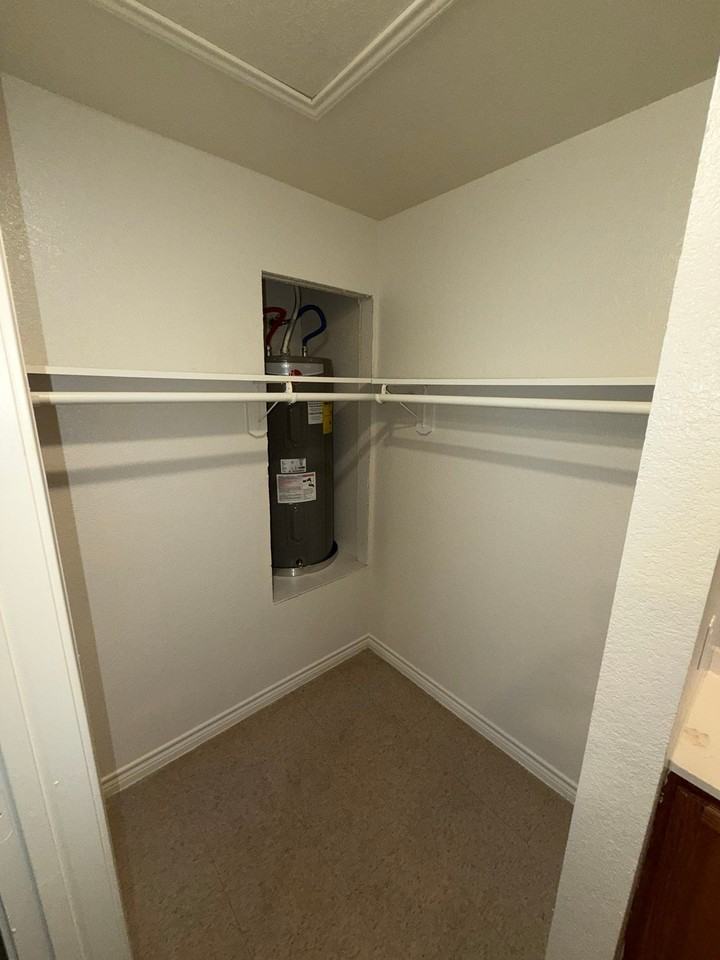 514 East Central Avenue - Photo 3 of 6