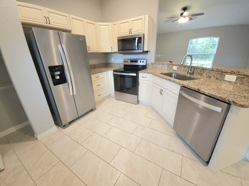 16585 Sw 31st Cir - Photo 3 of 15