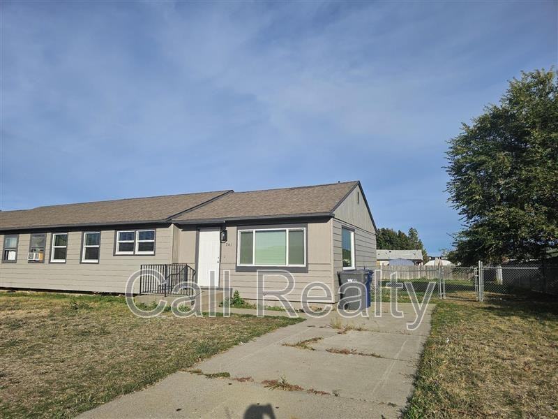 741 S Horton St - Photo 2 of 17