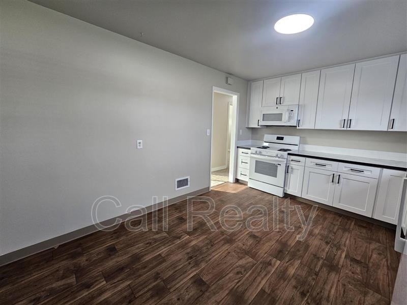 741 S Horton St - Photo 6 of 17