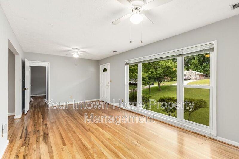 2959 Westbury Dr - Photo 2 of 12