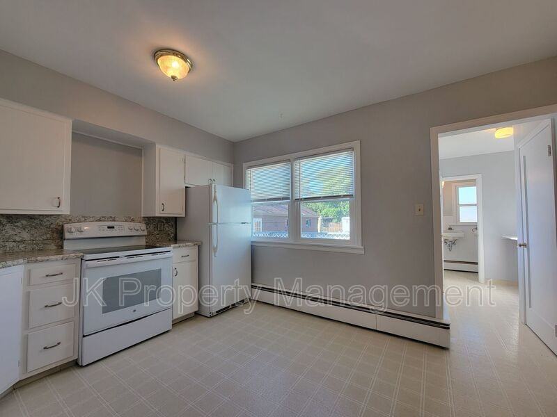 2705 6th Ave N - Photo 6 of 33