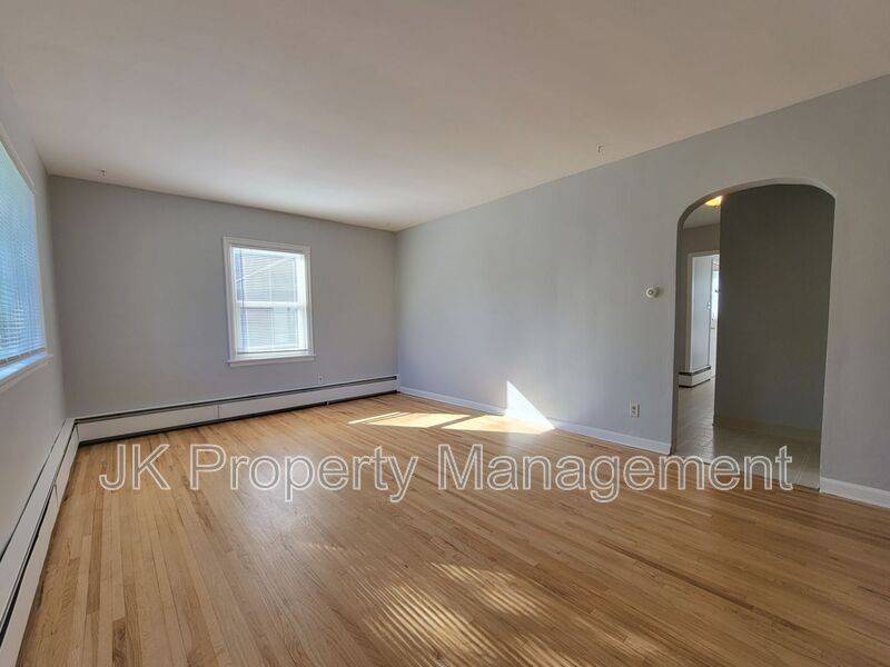 2705 6th Ave N - Photo 7 of 33