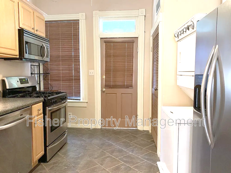3204 E Broad St #B - Photo 2 of 14