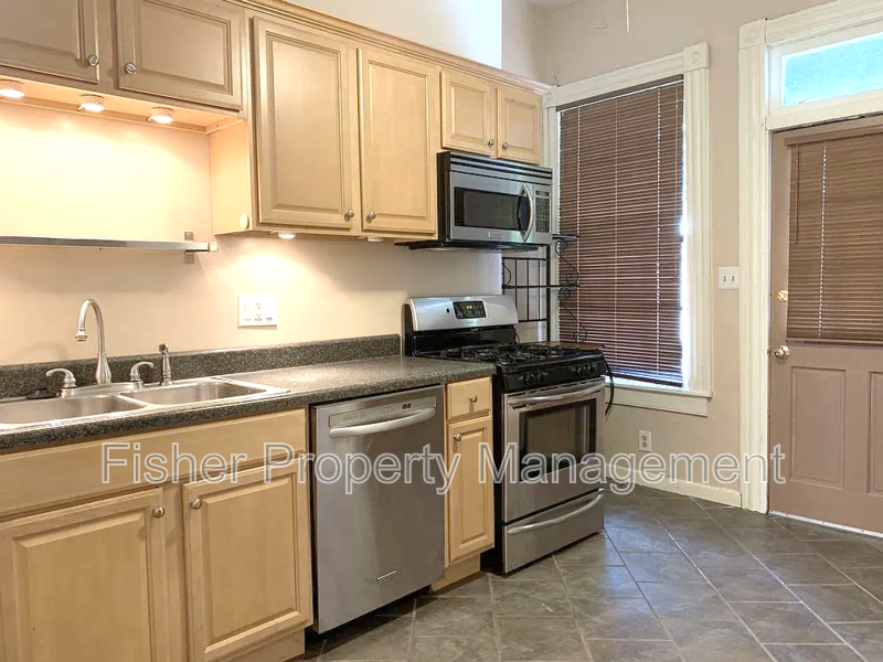 3204 E Broad St #B - Photo 3 of 14