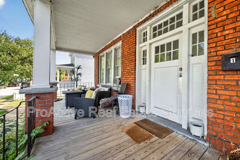 833 Baldwin Ave - Photo 2 of 16