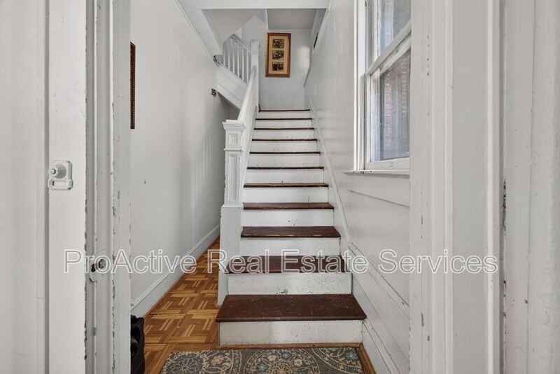 833 Baldwin Ave - Photo 3 of 16