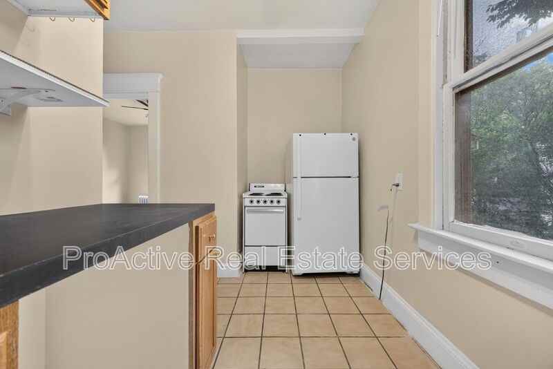 833 Baldwin Ave - Photo 7 of 16
