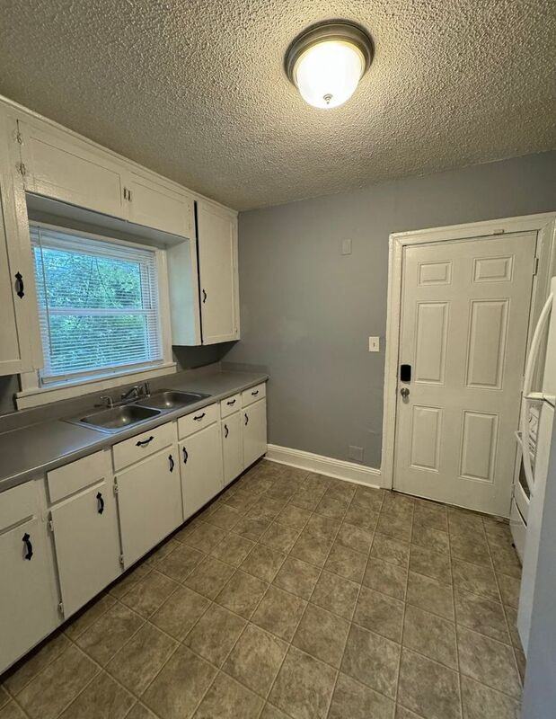 1354 Bethel Rd - Photo 5 of 7