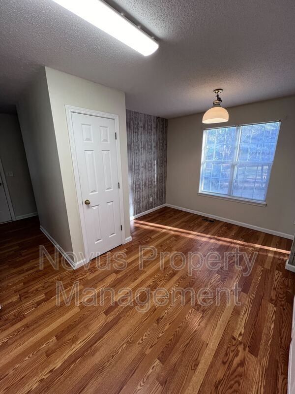 81 Abbotsford Dr - Photo 4 of 19