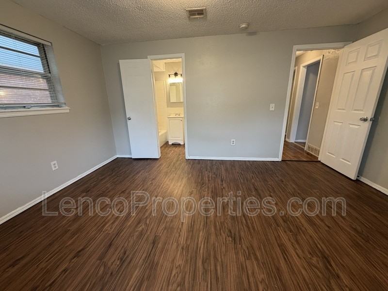 5221 Brookdale St - Photo 4 of 18