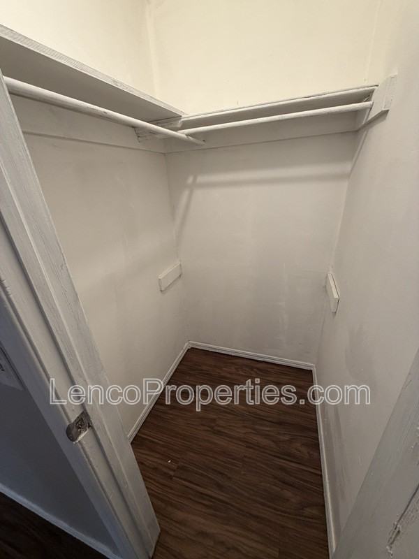 5221 Brookdale St - Photo 6 of 18