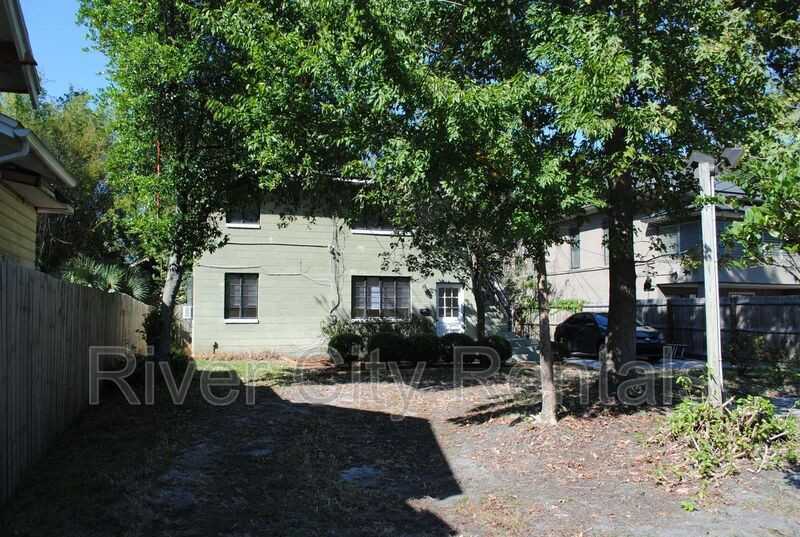 2729 Oak St #2731 - Photo 4 of 19