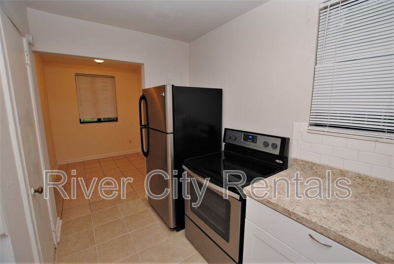2729 Oak St #2731 - Photo 7 of 19