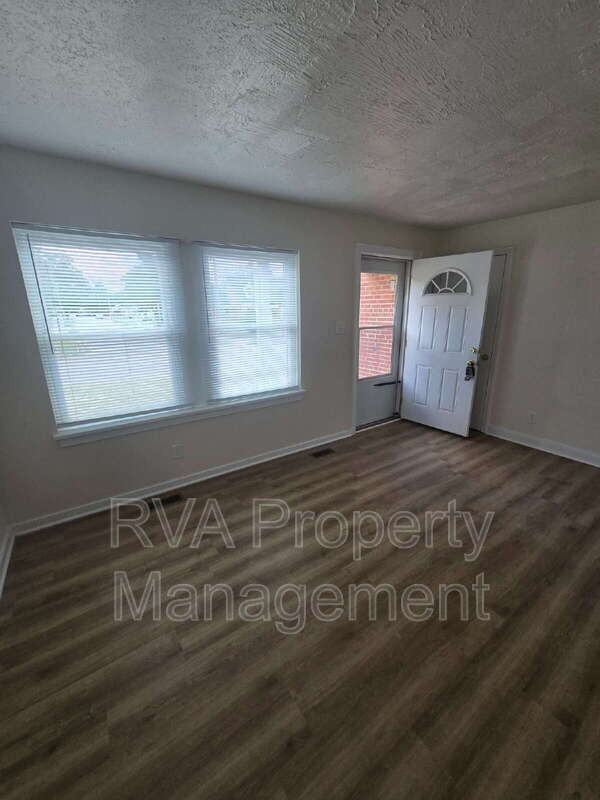 3417 Danbury Rd - Photo 4 of 10