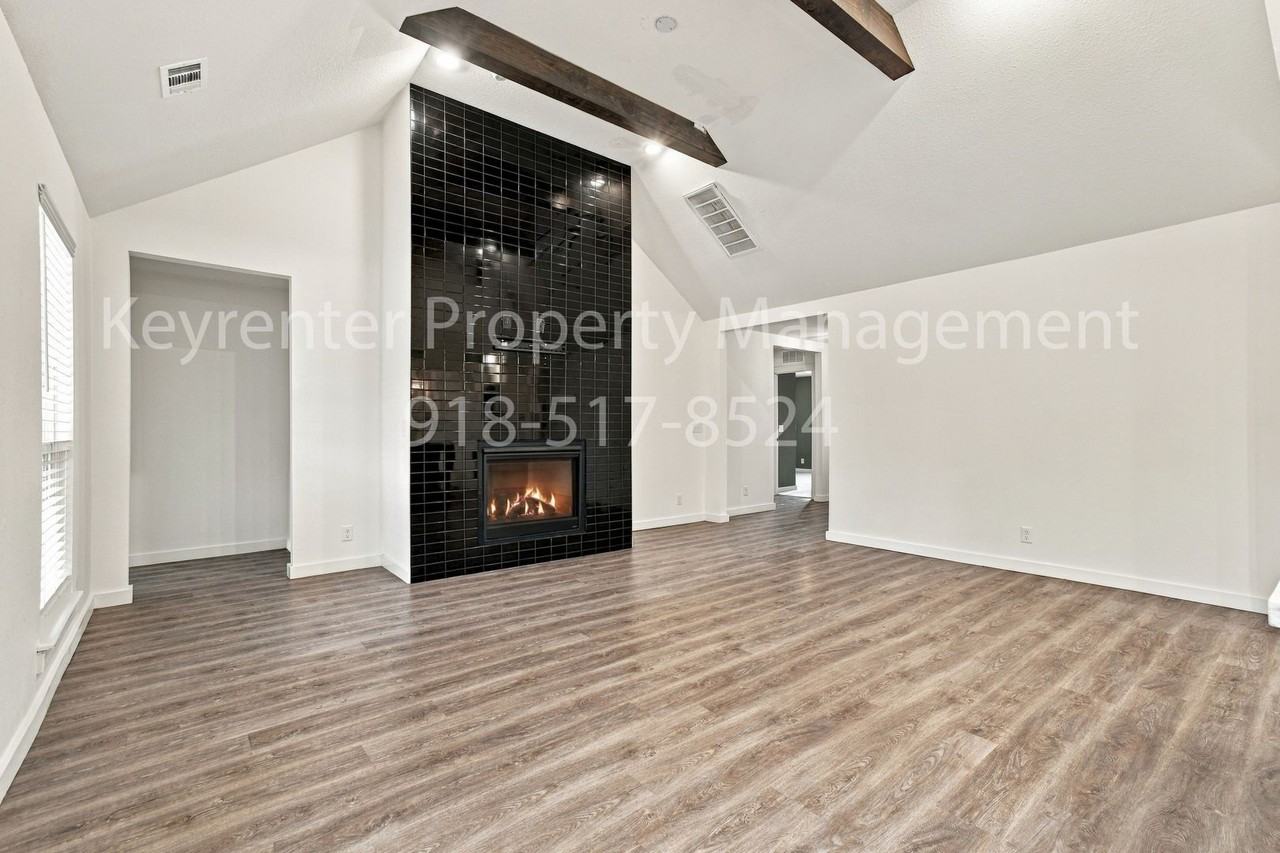 7104 S Kalanchoe Ave - Photo 3 of 22