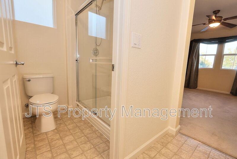 4046 Martis St - Photo 4 of 50