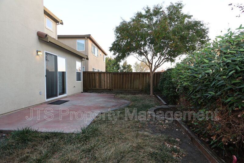 4046 Martis St - Photo 7 of 50