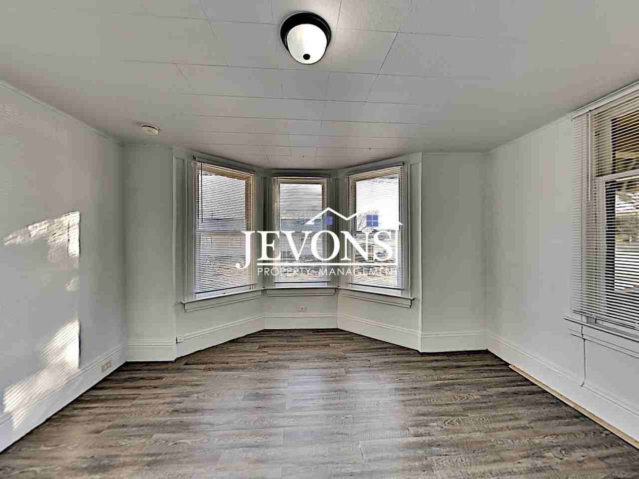 511 N 2nd St Yakima, WA 98901 - Photo 2 of 50