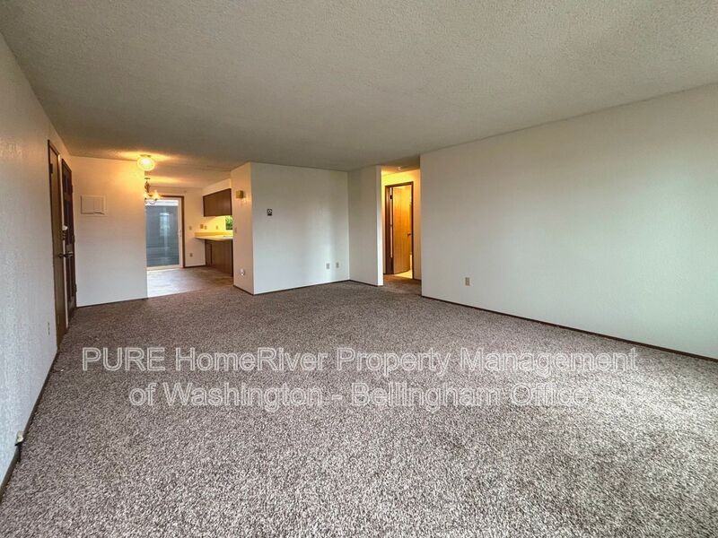 2002 E Division St #B - Photo 5 of 16