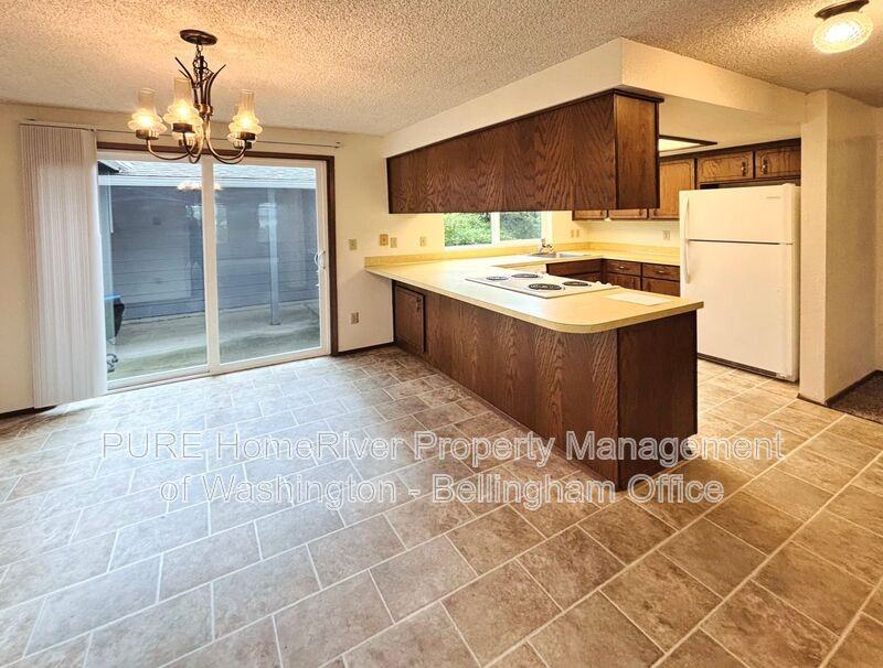 2002 E Division St #B - Photo 6 of 16