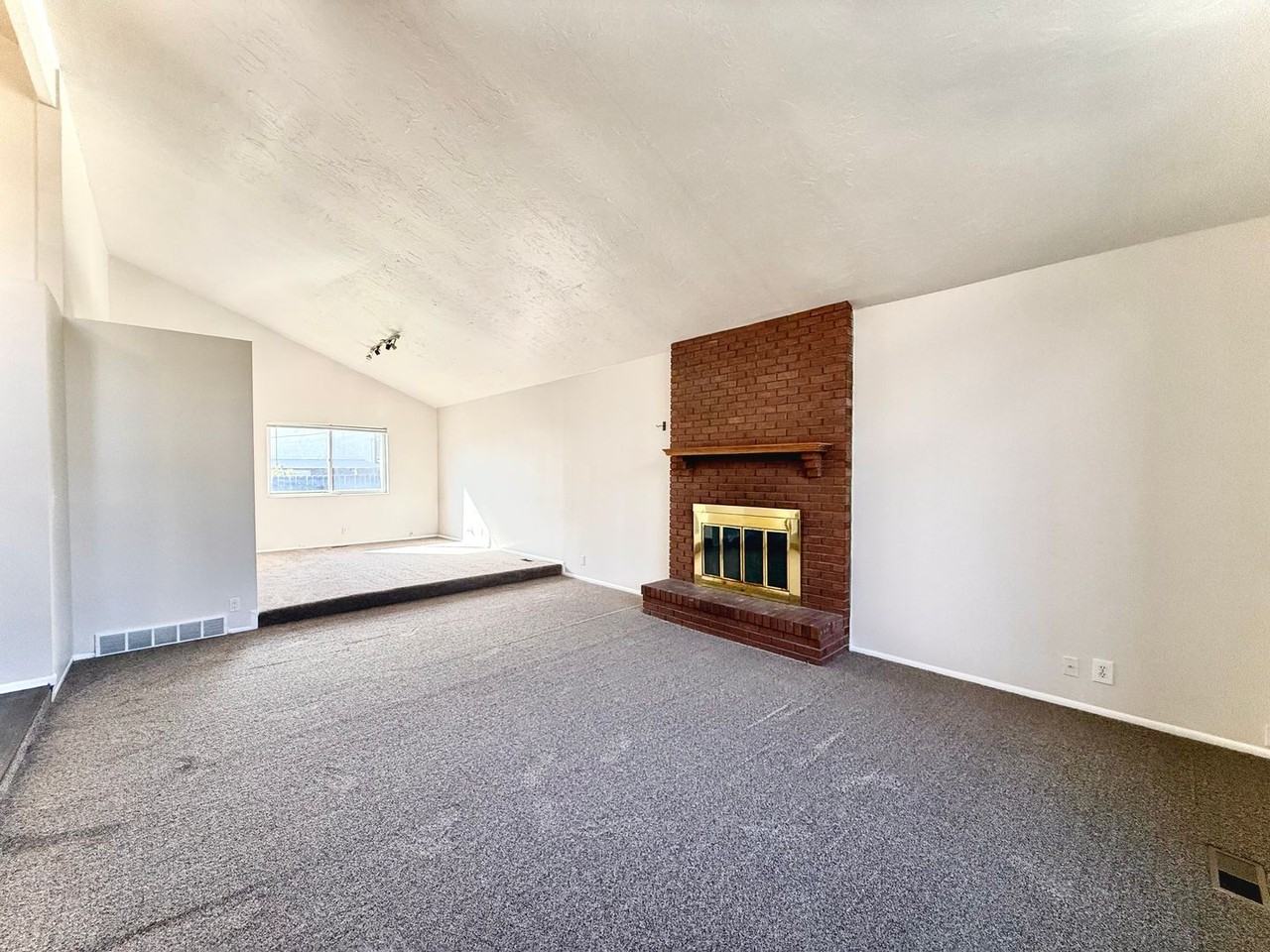 6424 S Westridge St - Photo 3 of 50