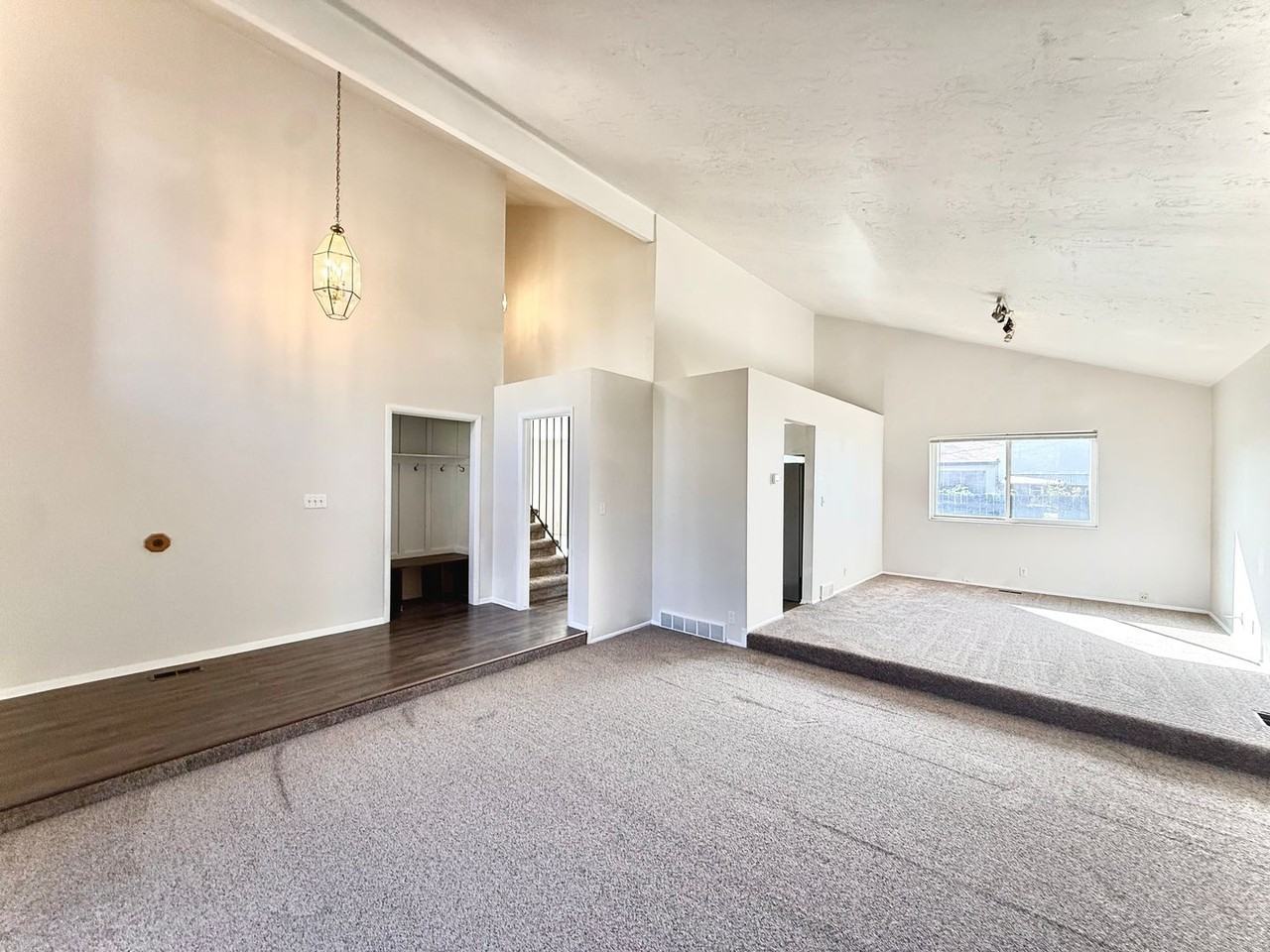 6424 S Westridge St - Photo 4 of 50