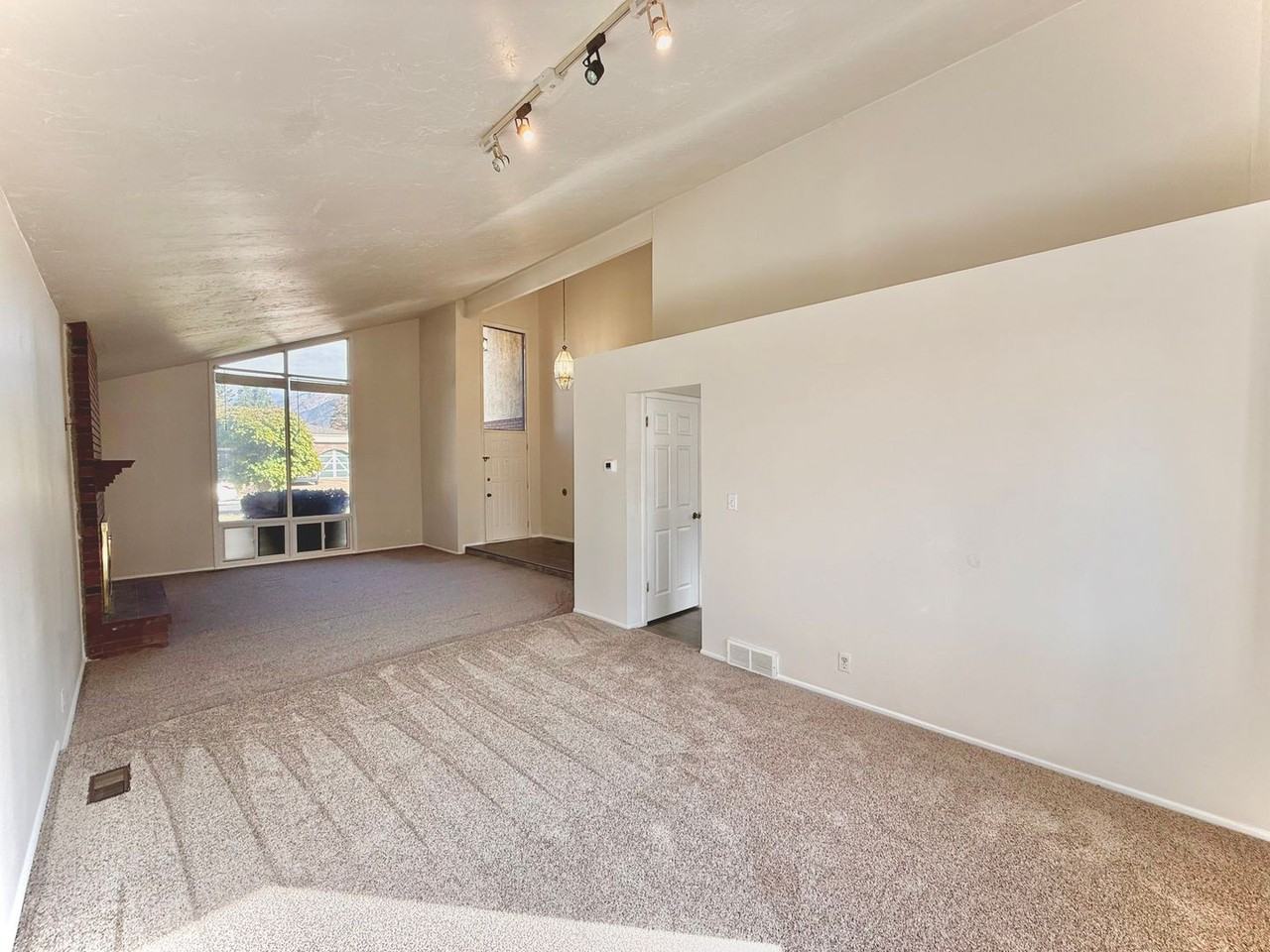 6424 S Westridge St - Photo 6 of 50