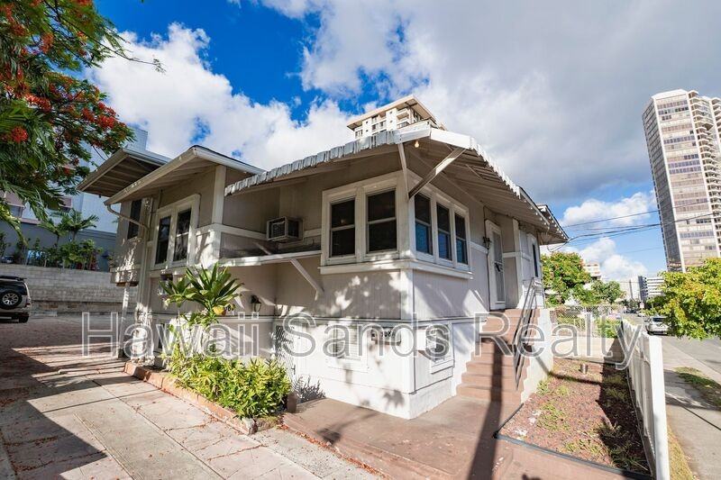 908 Kinau St