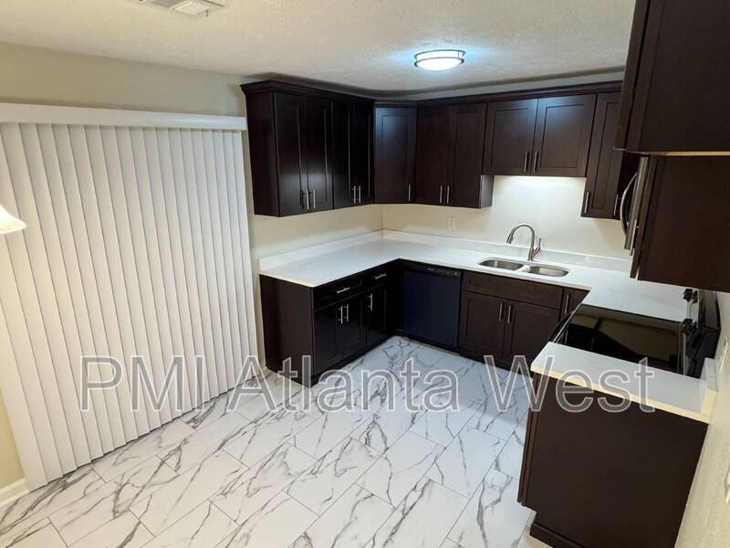 2134 Valley Oaks Dr Se - Photo 2 of 23