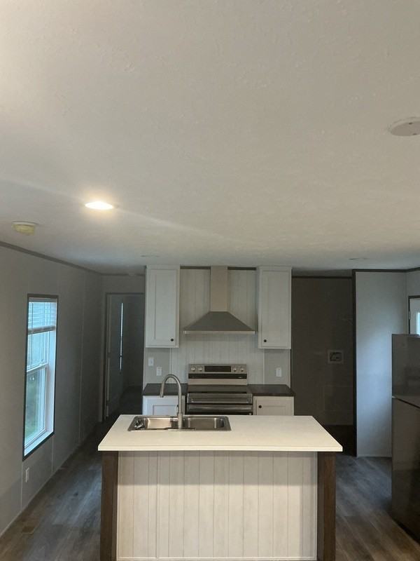 60 Poole Cir - Photo 2 of 4