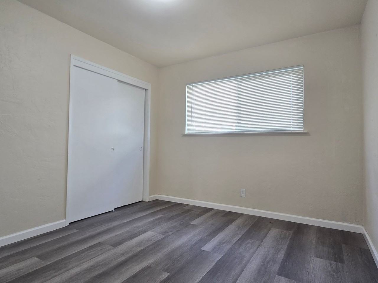 256 La Pala Dr #15 - Photo 5 of 10