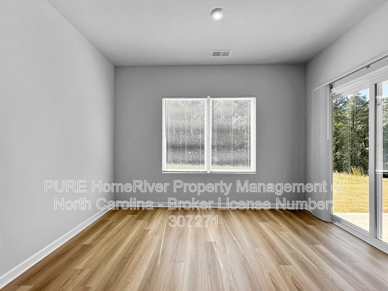 517 Chedworth Dr - Photo 4 of 20