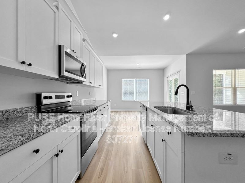 517 Chedworth Dr - Photo 6 of 20