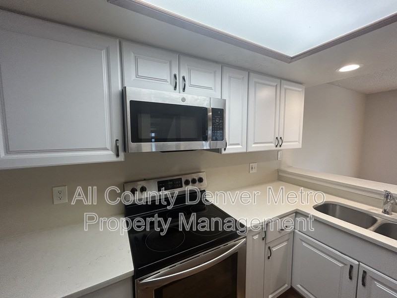 8020 Holland Ct #B - Photo 3 of 30